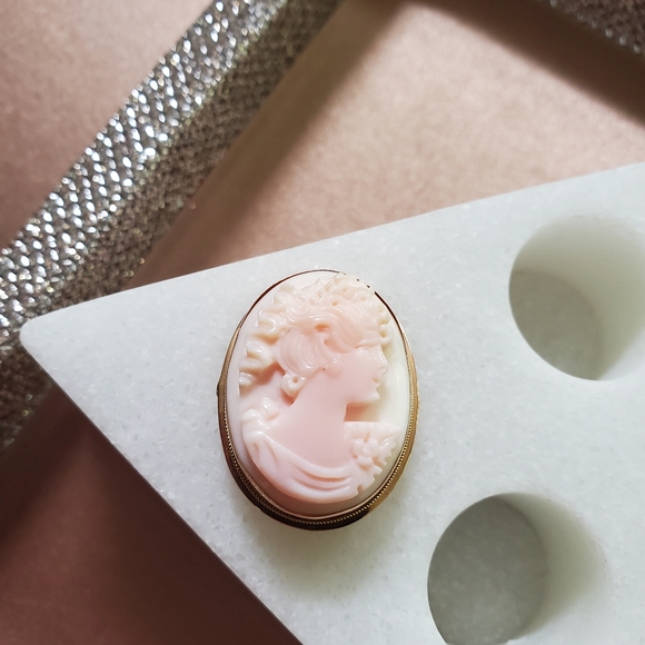 Vintage 14k Gold Cameo Ring - Picture 4 of 16